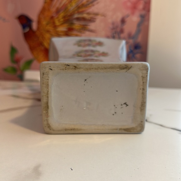 Princeton China Mid-Century Light Blue Vase W/ Floral Motif & Gold Trim - Picture 7 of 8